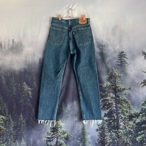 Levi’s 501 Premium Crop Jean w/ Fringe Hem & Button Fly Size 26 in Medium Indigo